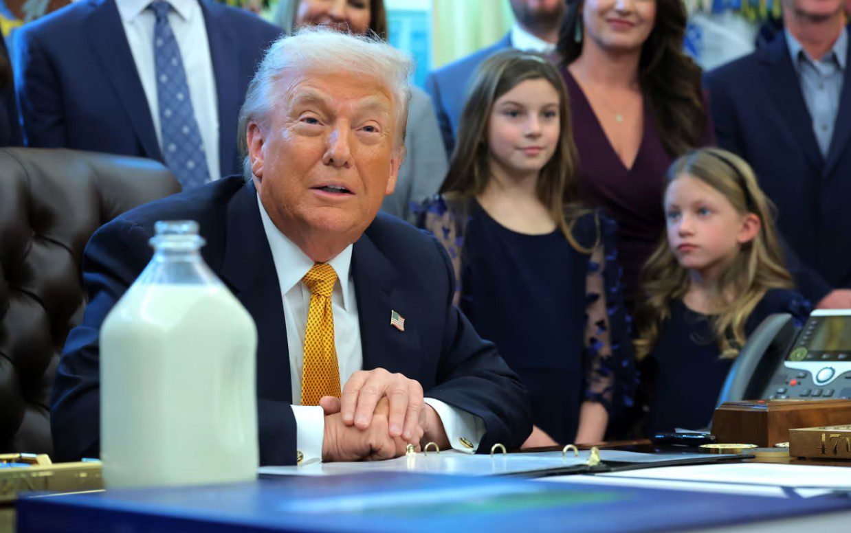 Donald Trump’s Unconventional White House World: From Bizarre Habits to Iran Bombing Threats